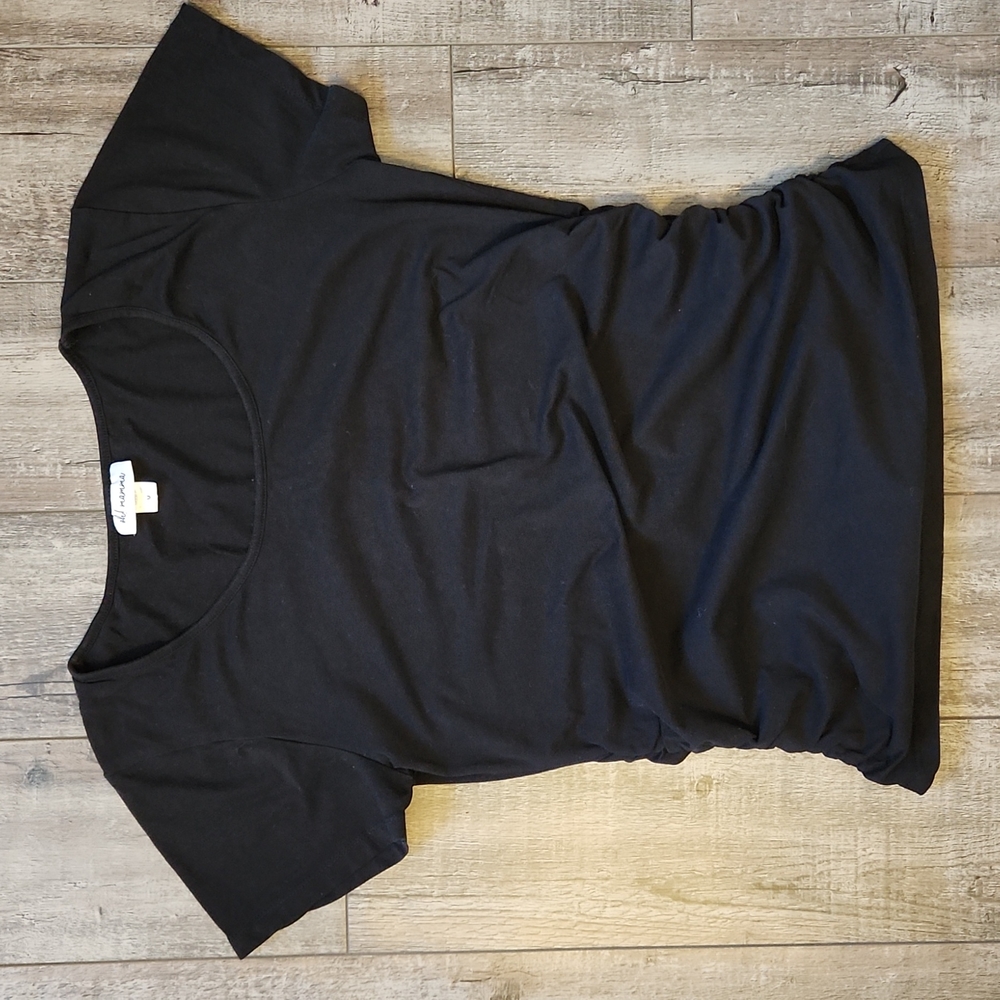 Maternity shirt with rouged sides, sz m